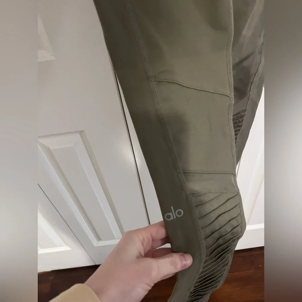 Alo Yoga Moto Legging Olive Green Size Small